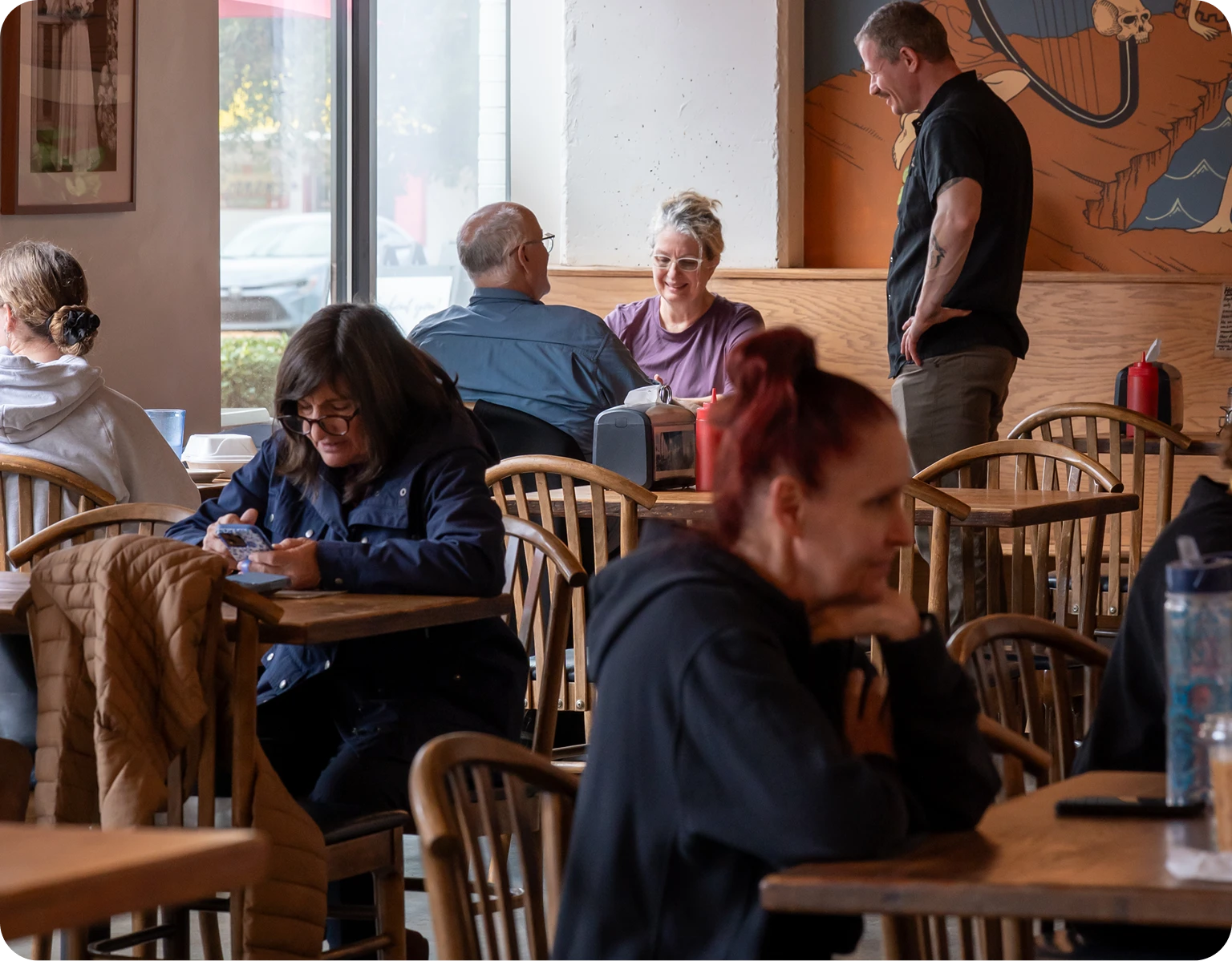 Kafenio guests